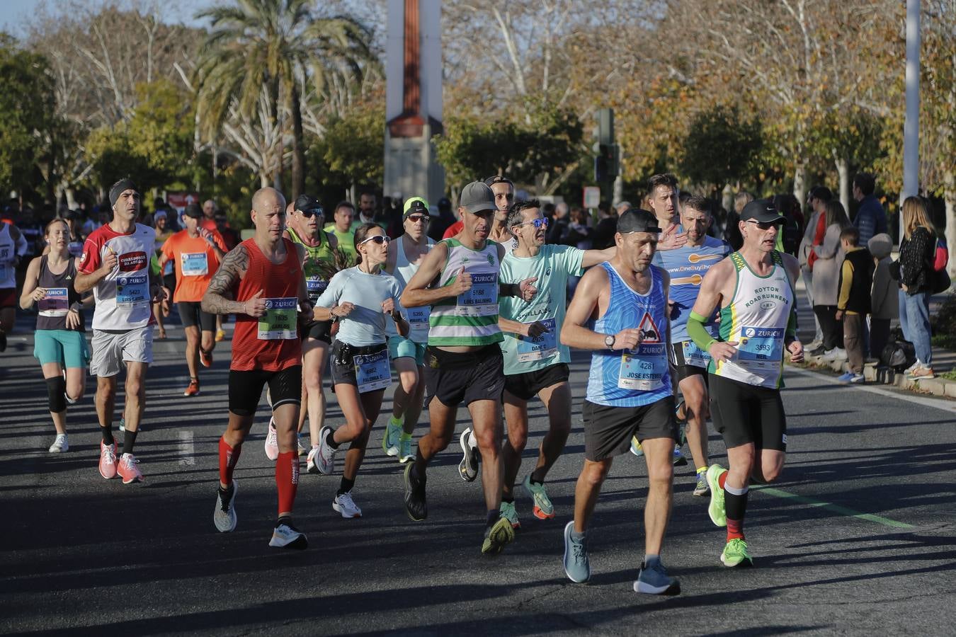 Corredores del maratón por Barqueta y Torneo