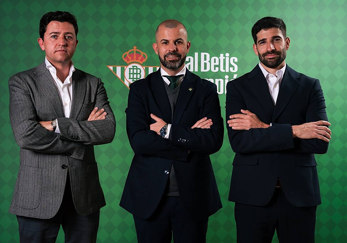 Calzado, Fajardo y Ladrón de Guevara, en la foto oficial de su anuncio en la estructura deportiva