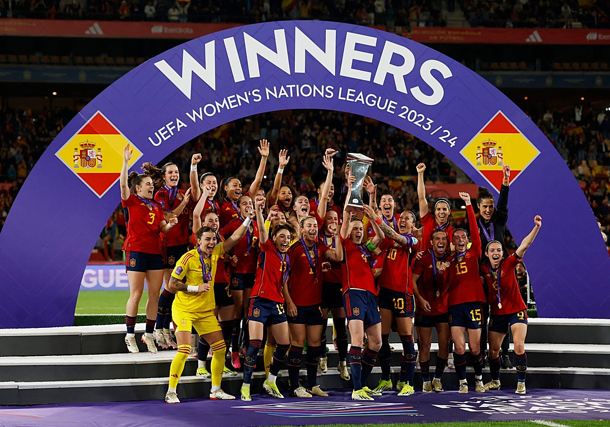 Las jugadoras de la selección española tras ganar la Liga de las Naciones.