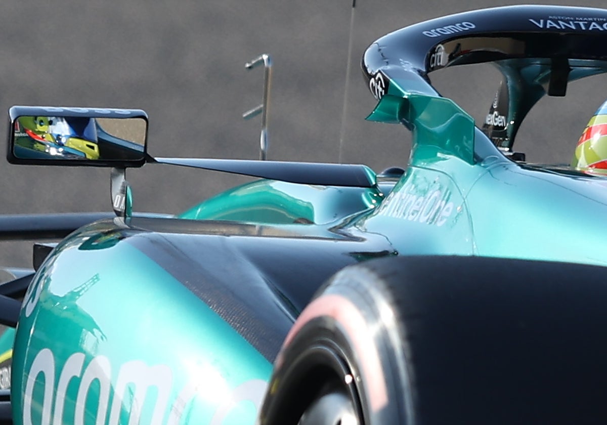 Sainz y Alonso aprietan a Verstappen en su primera pole del año