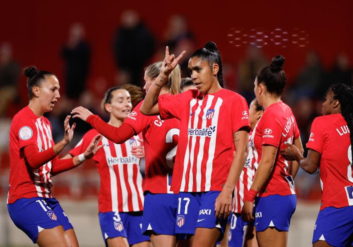 Gaby García celebra el tanto del empate en el Atlético de Madrid-Real Sociedad