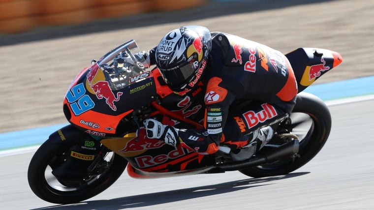 José Antonio Rueda, rodando con su KTM en las pruebas de pretemporada en Jerez