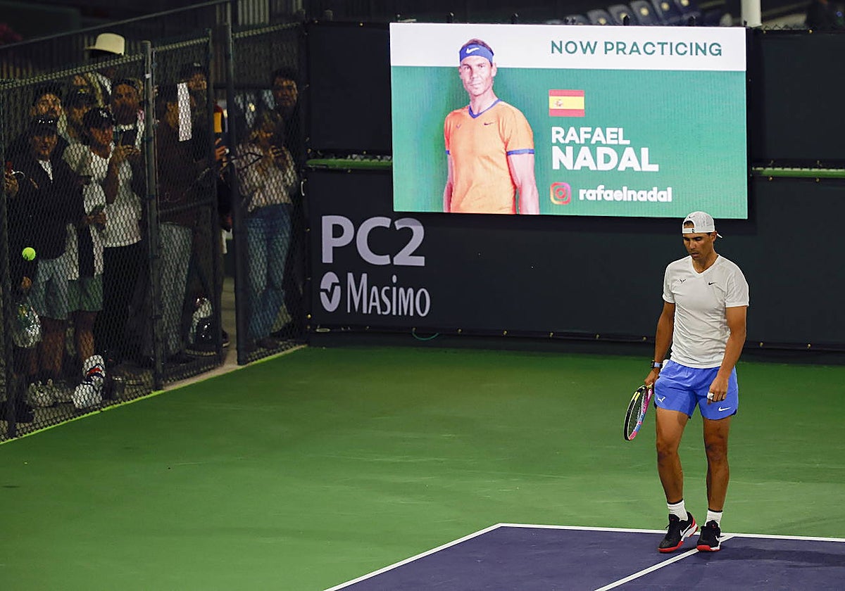 Rafa Nadal, durante un entrenamiento en Indian Wells