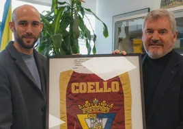 El campeón de muay thai Carlos Coello pide una segunda oportunidad en el estadio del Cádiz: «Quiero quitarme la espinita»