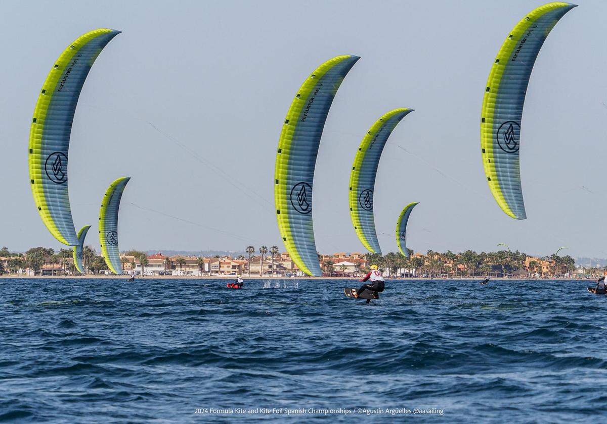 Los Alcázares acoge el Europeo de Formula Kite a cuatro meses para los Juegos Olímpicos de París