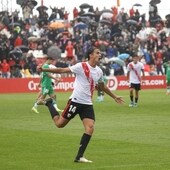 Lulo celebra su gol en el Sevilla Atlético - Betis Deportivo de esta temporada