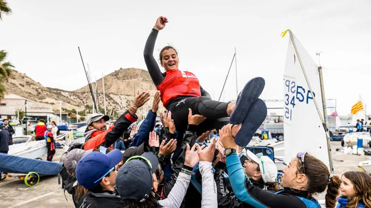 Iker Múgica y Amalia Coll ganaron el Campeonato de España de Optimist en Alicante