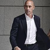 La Guardia Civil deja en libertad a Luis Rubiales tras su detención en Barajas