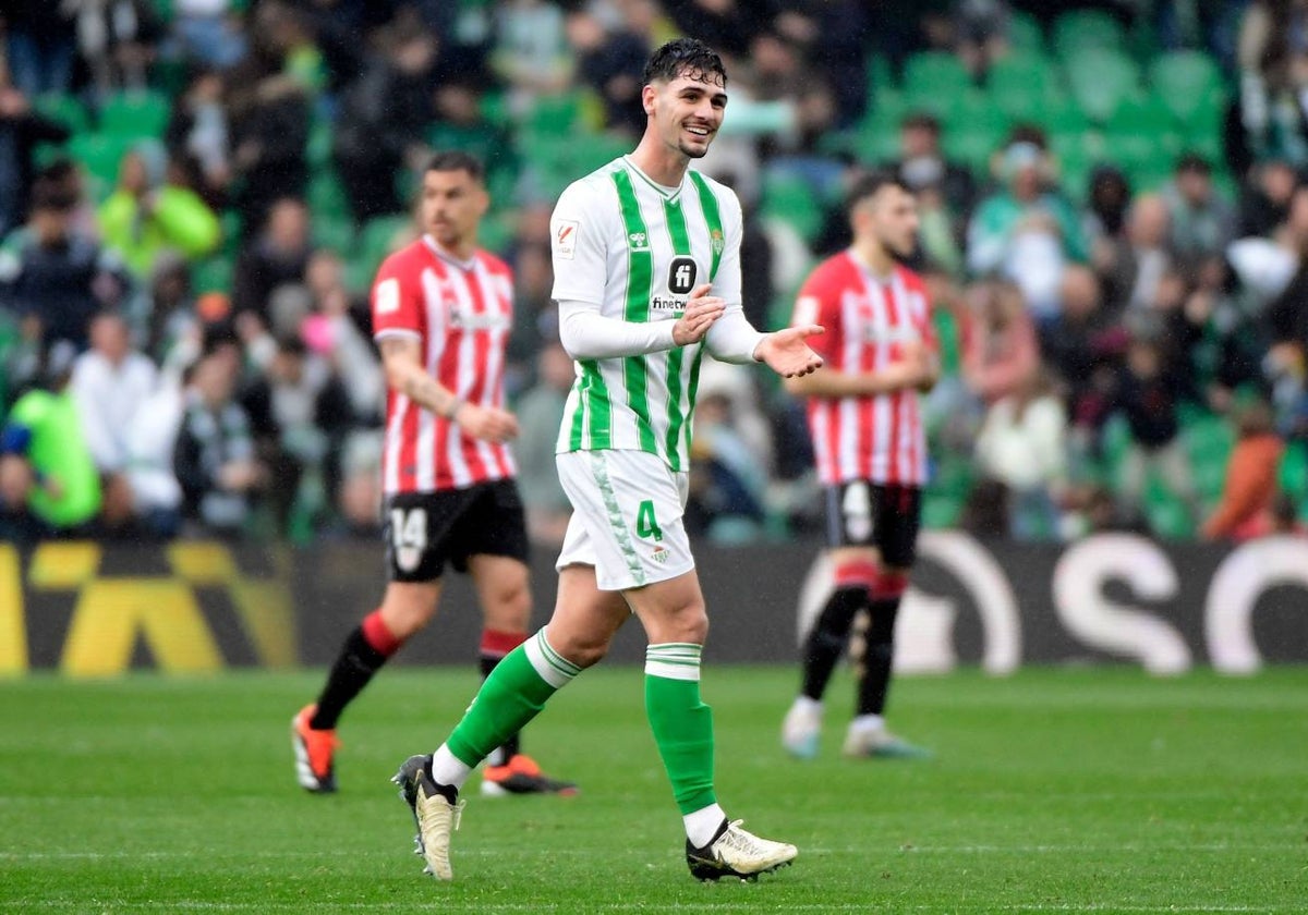 Johnny Cardoso celebra su gol con el Betis ante el Athletic Club
