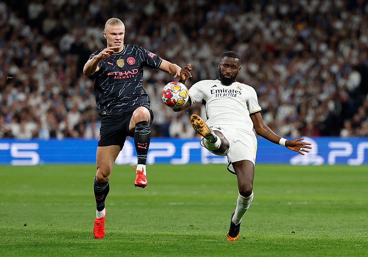 Haaland y Rudiger, un duelo intenso