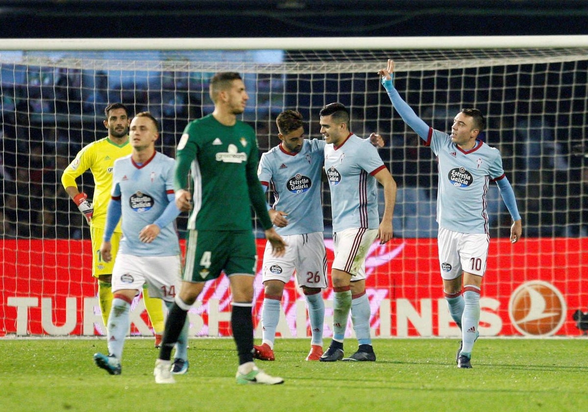 Aspas celebra uno de sus goles contra el Betis en 2018