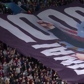 Unai Emery, figura central del tifo desplegado por la afición del Aston Villa el pasado jueves