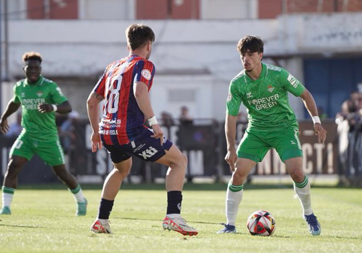 El partido Yeclano Deportivo-Betis Deportivo ha tenido lugar este domingo