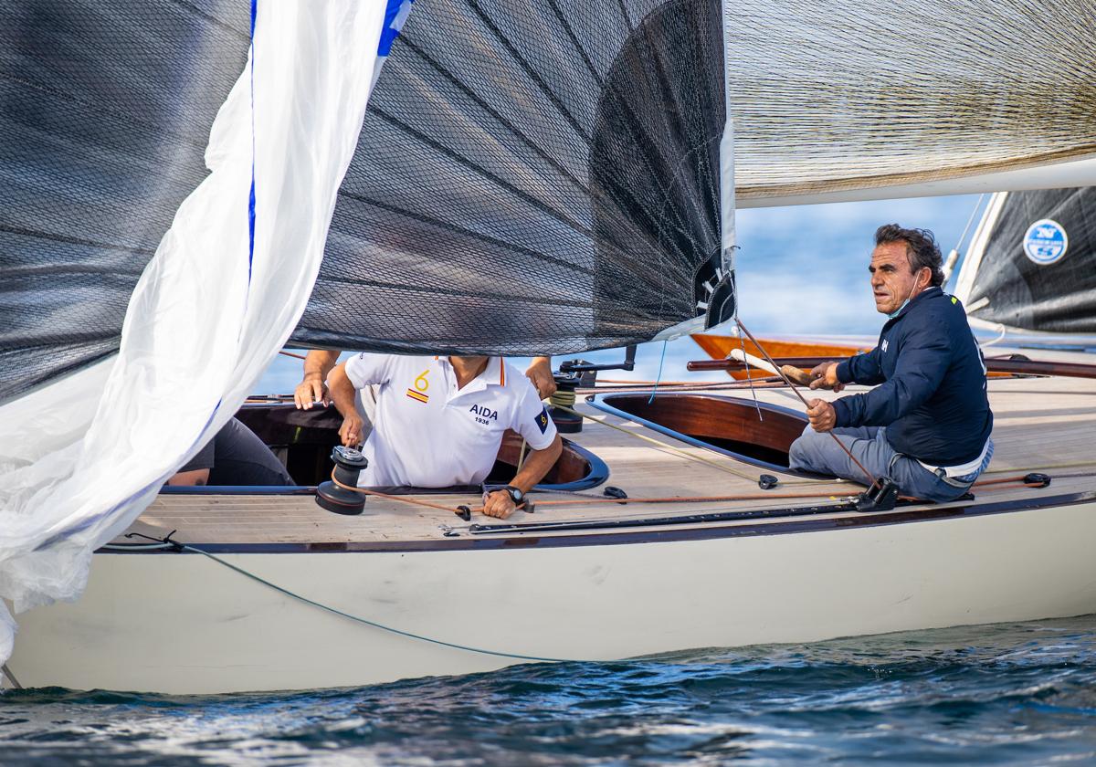 El2Aida», de Javier de la Gándara, venció en Sanxenxo la 2ª serie de la Liga de 6 Metros