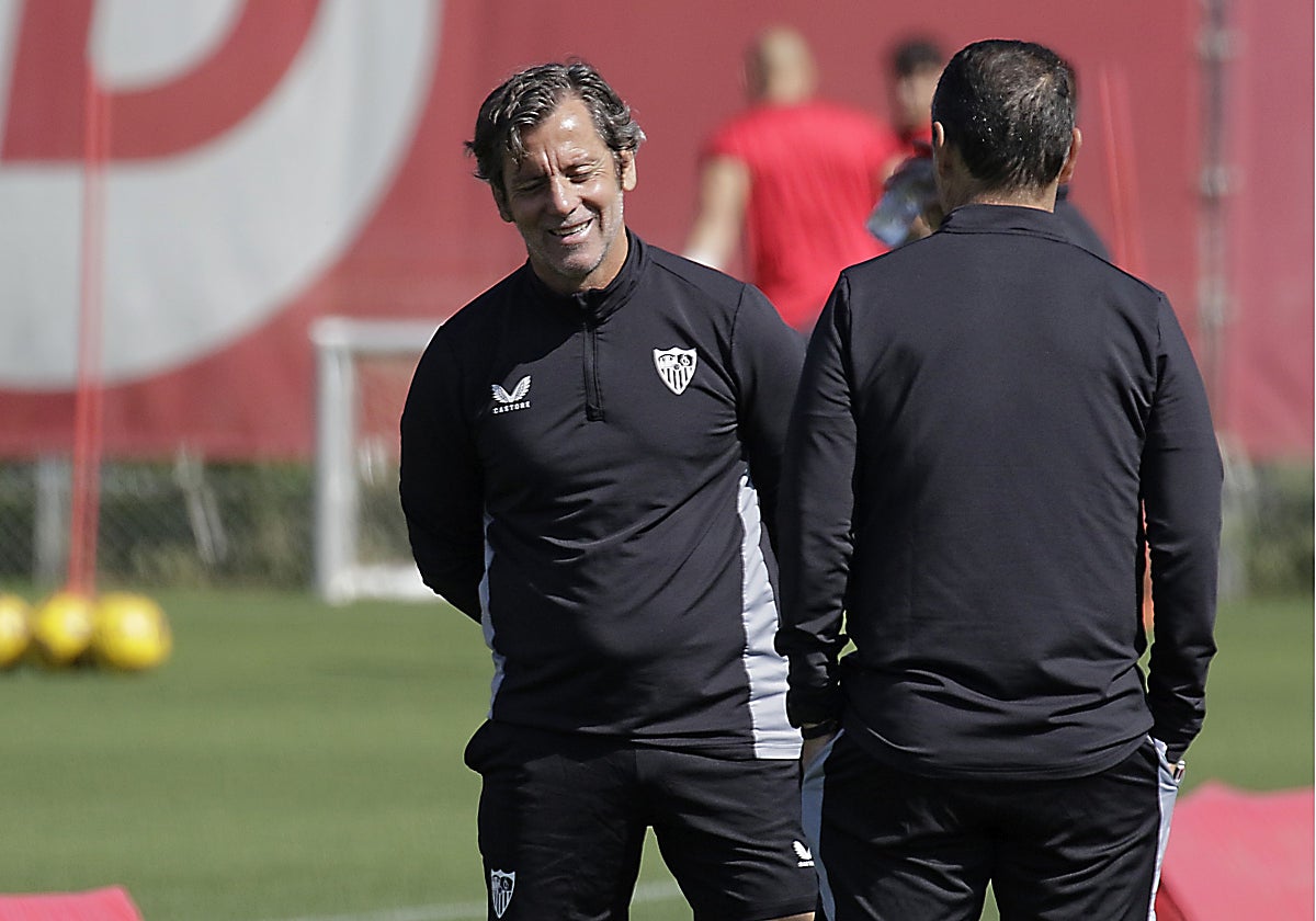 Quique Sánchez Flores durante una sesión de entrenamiento en la ciudad deportiva del Sevilla