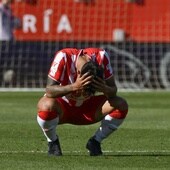 Marcos Peña, jugador del Almería, lamenta el descenso a Segunda