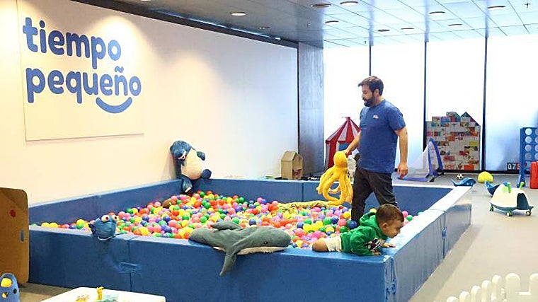 La piscina de bolas, principal atractivo de la guardería del Mutua Madrid Open para los más pequeños