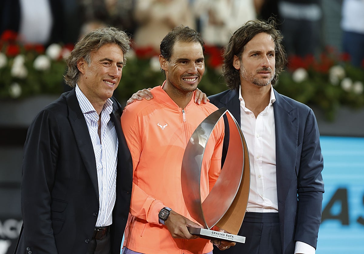 Feliciano López (derecha), con Nadal y Gerard Tsobanian, en el homenaje al balear