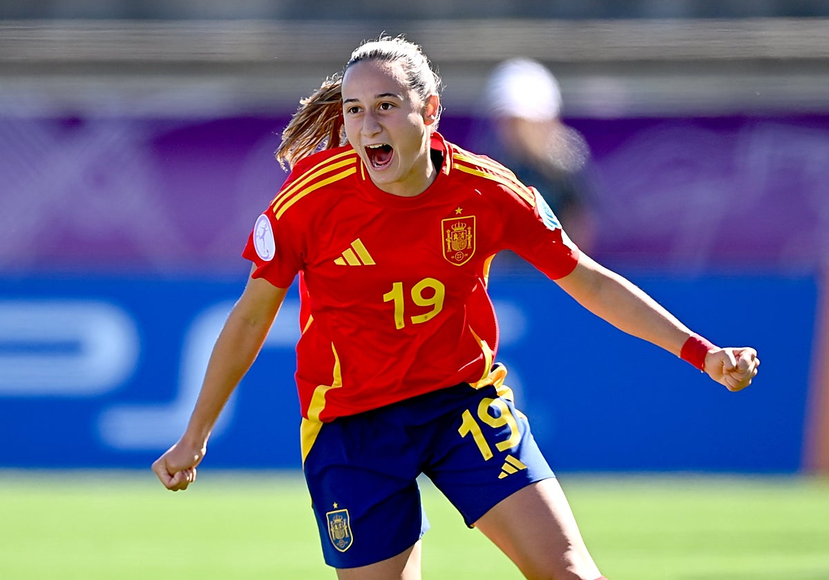 Alba Cerrato celebra su doblete ante Francia en la semifinal del Europeo sub-17