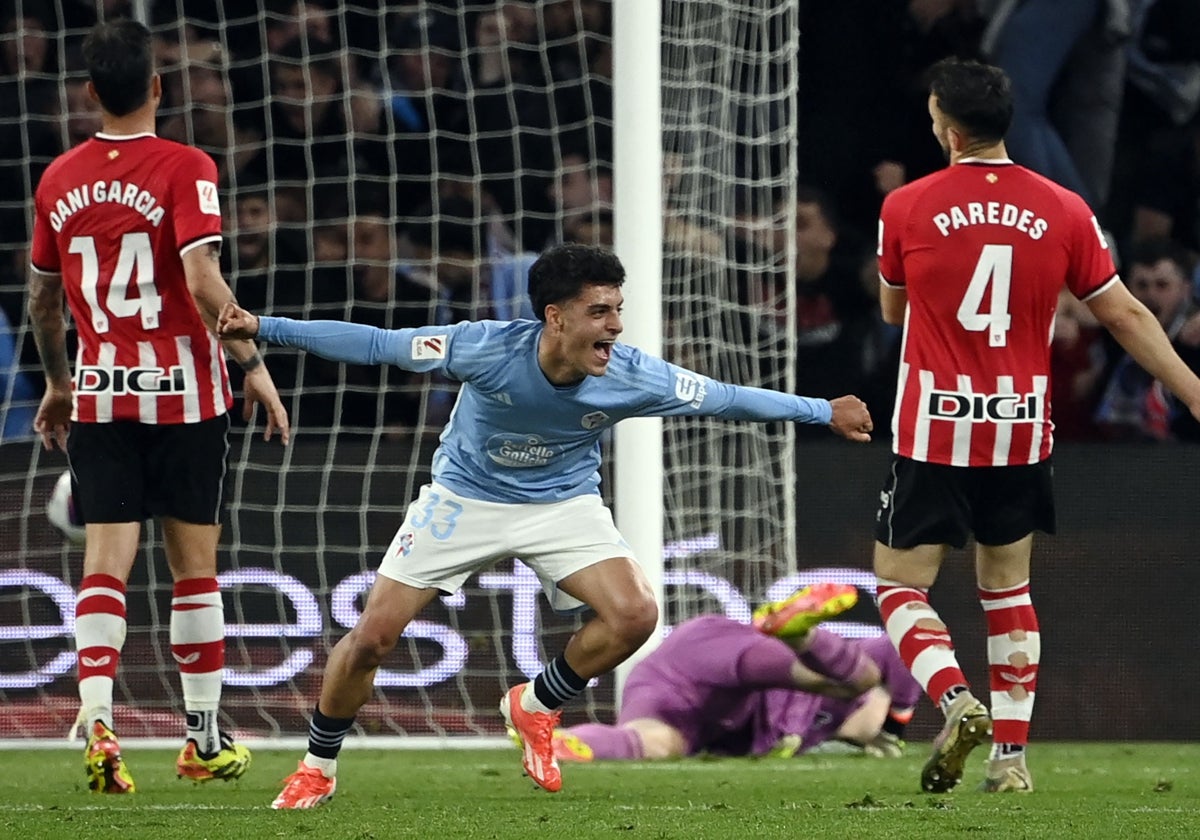 Hugo Álvarez celebra el segundo gol del Celta ante el Athletic