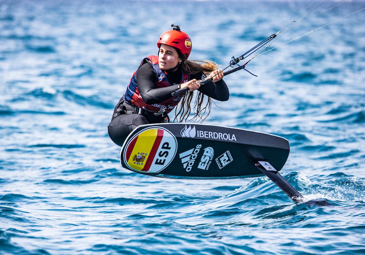 Gisela Pulido superó sin problemas el primer corte de la flota en el Mundial de Formula Kite