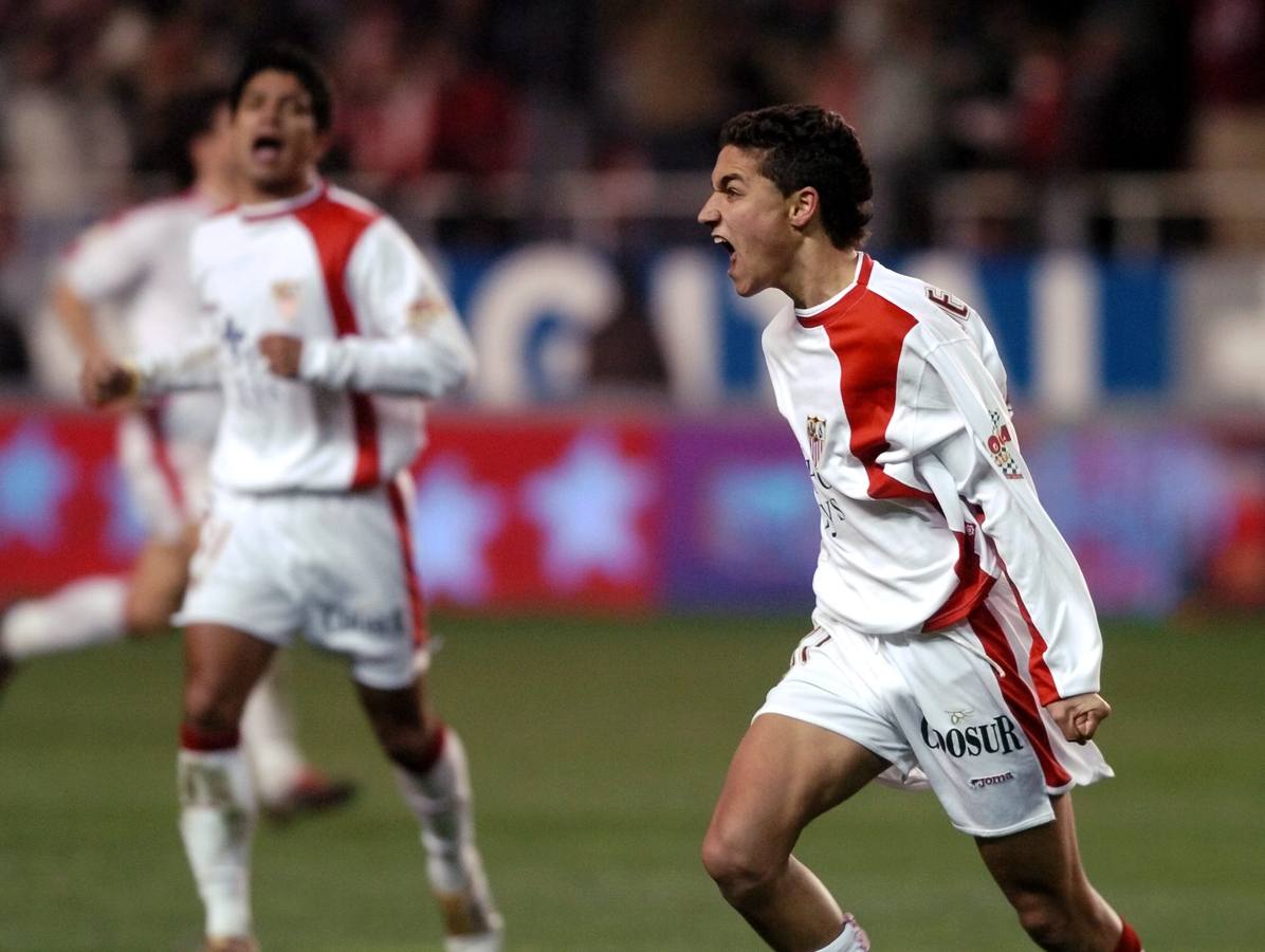 Algunas imágenes de Jesús Navas como futbolista del Sevilla en sus dos etapas, tras su periplo en la Premier