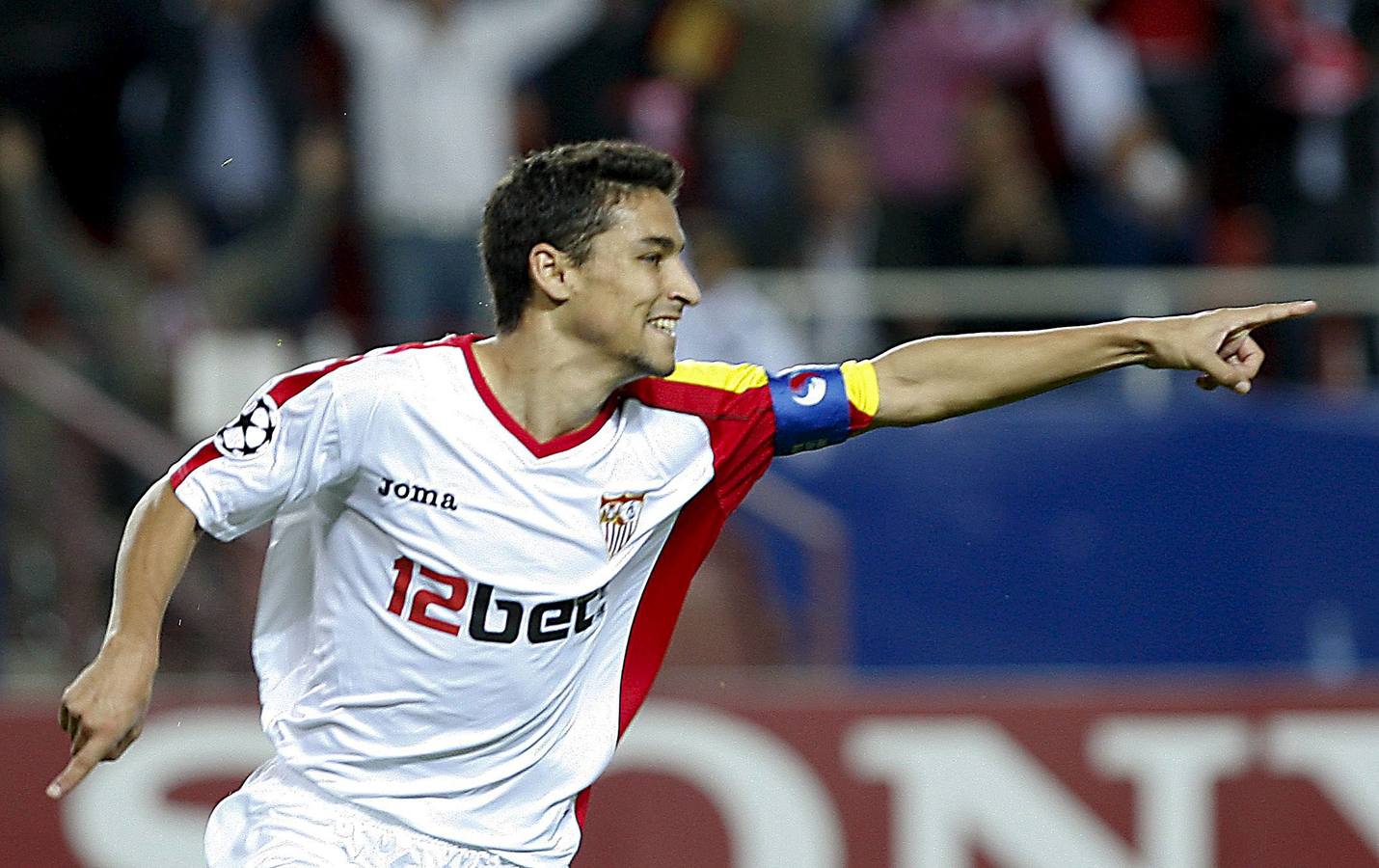 Algunas imágenes de Jesús Navas como futbolista del Sevilla en sus dos etapas, tras su periplo en la Premier