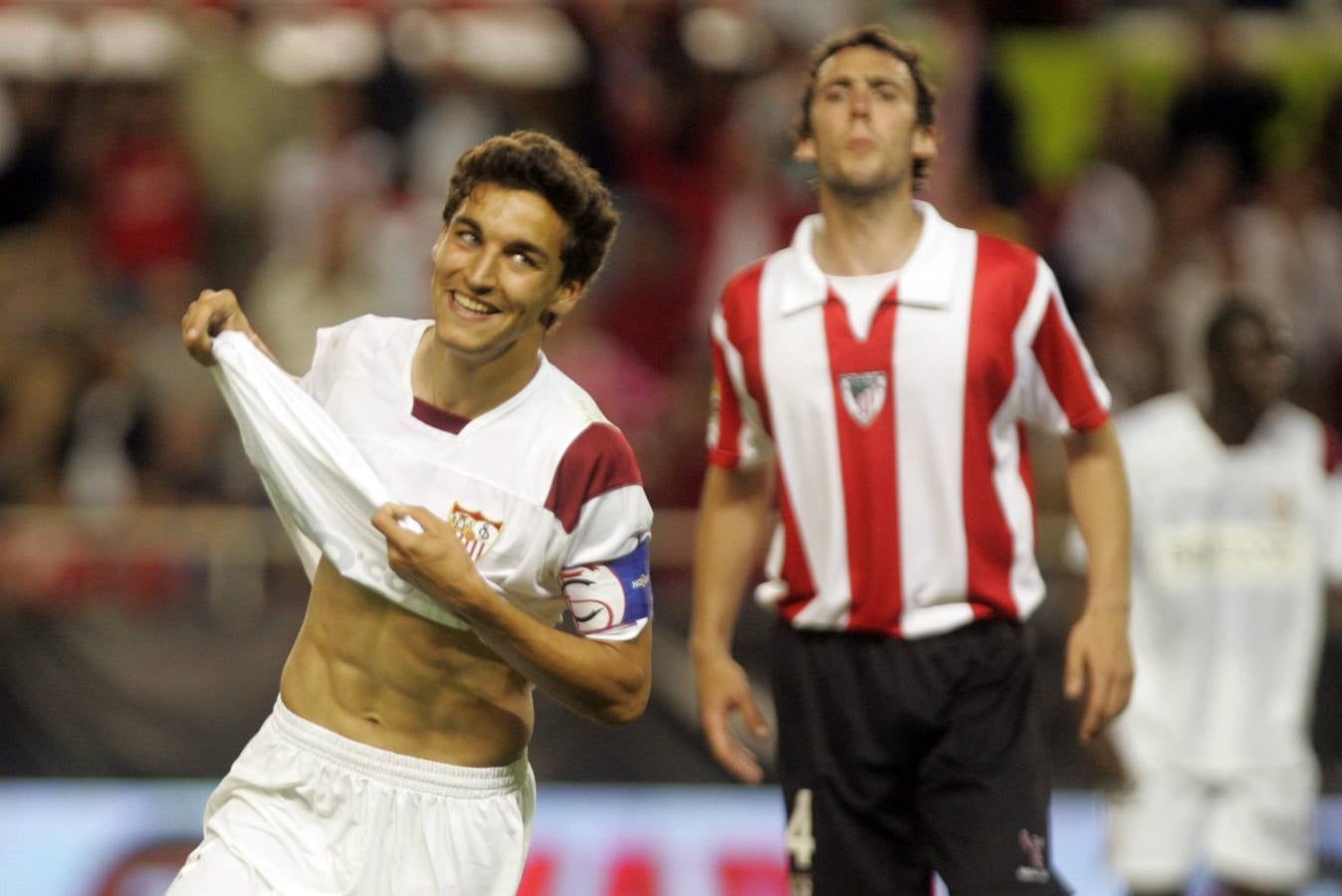 Algunas imágenes de Jesús Navas como futbolista del Sevilla en sus dos etapas, tras su periplo en la Premier