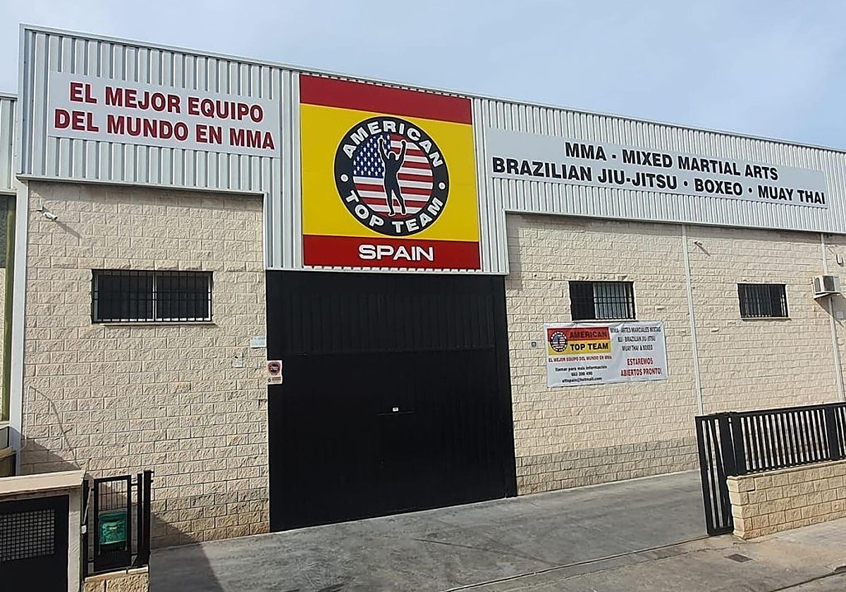 Exteriores de la nave donde está ubicado el American Top Team España