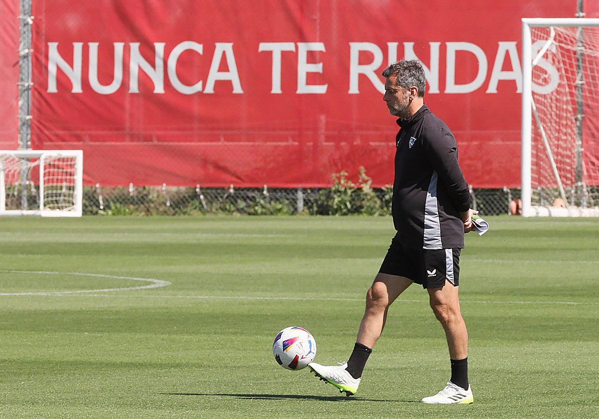 Quique Sánchez Flores, en una sesión de entrenamiento de la ciudad deportiva