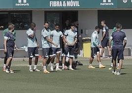 Pezzella y Guido, ausencias en la sesión previa del Betis ante la Real