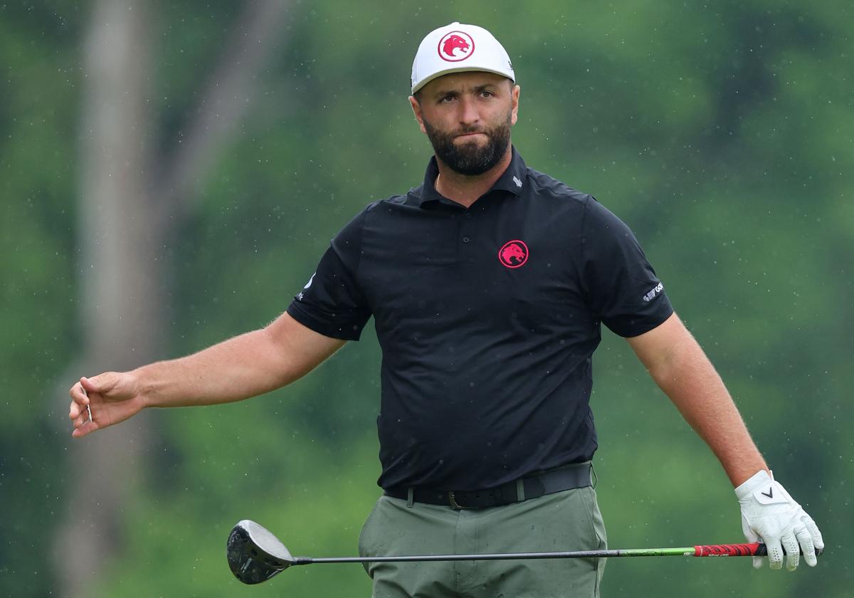 El español Jon Rahm reacciona tras su golpe durante la segunda ronda del PGA Championship 2024