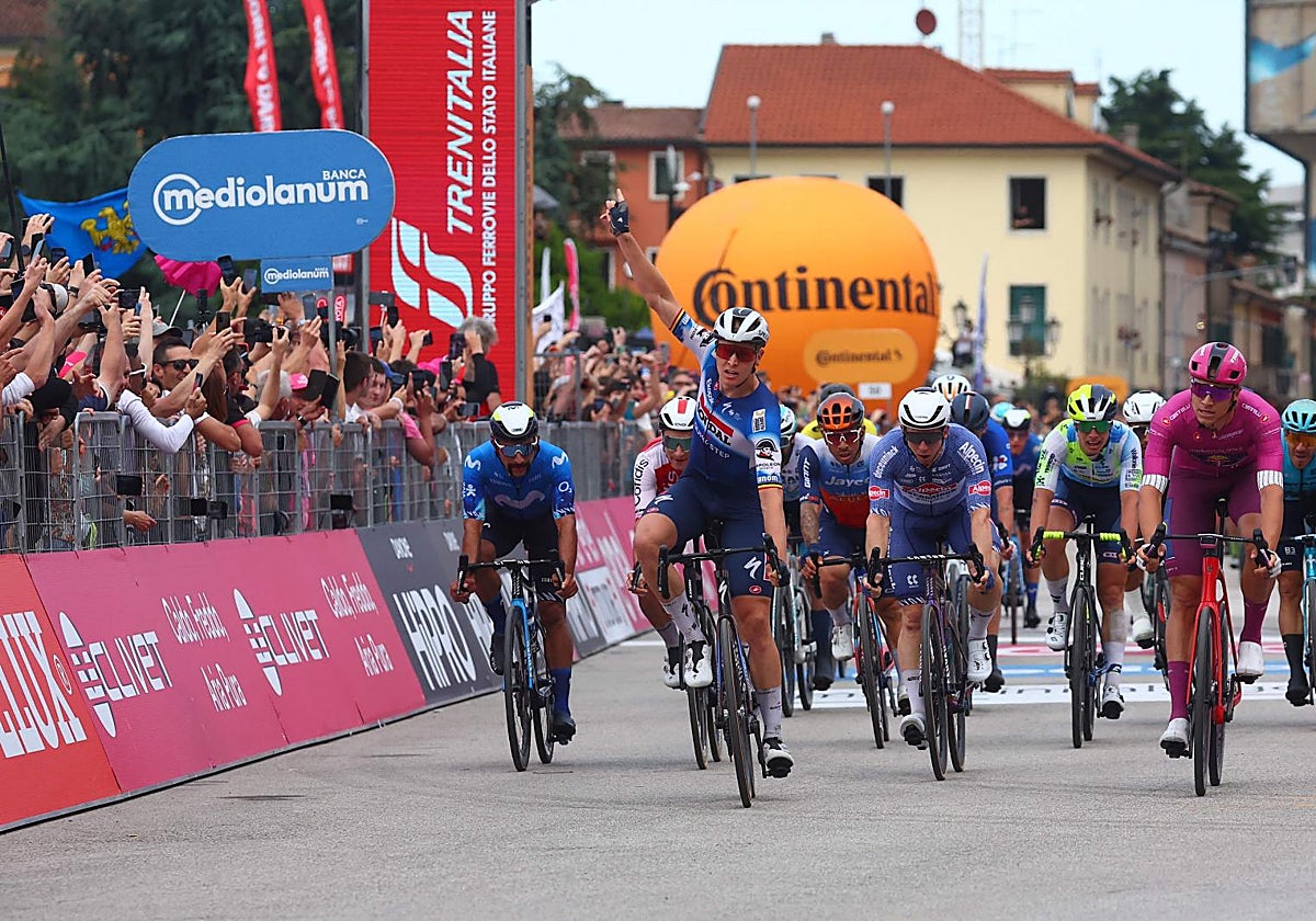 Merlier se impone a Milan en el esprint