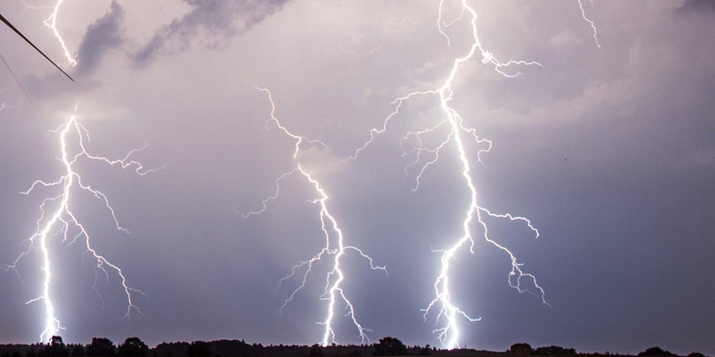 Muere el entrenador de un equipo de fútbol siendo alcanzado por un rayo durante un entrenamiento