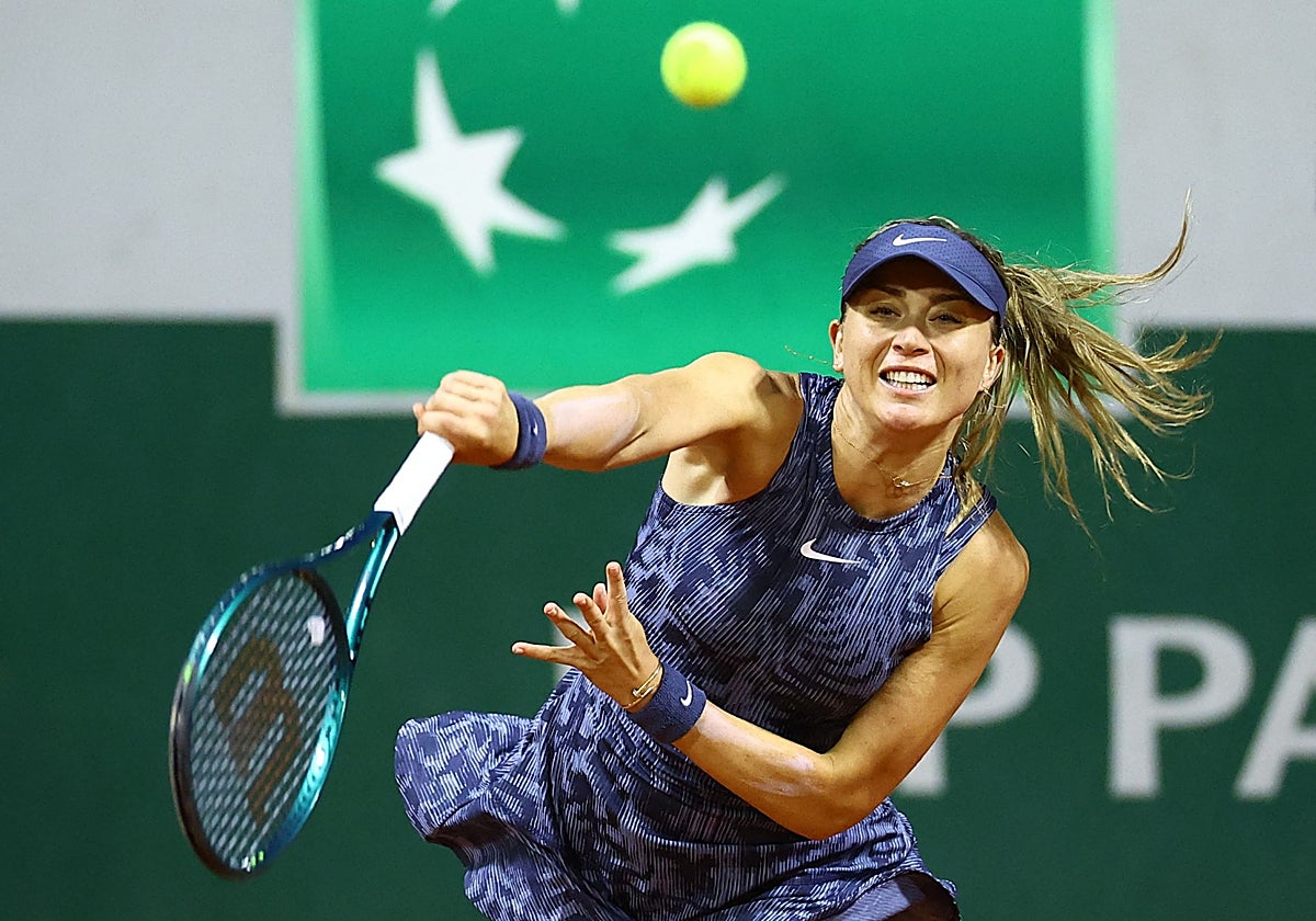 Paula Badosa realiza un saque durante su primer partido ante Boulter