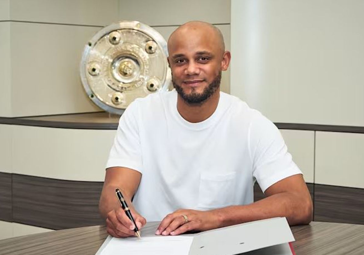 Vincent Kompany, en la firma de su contrato