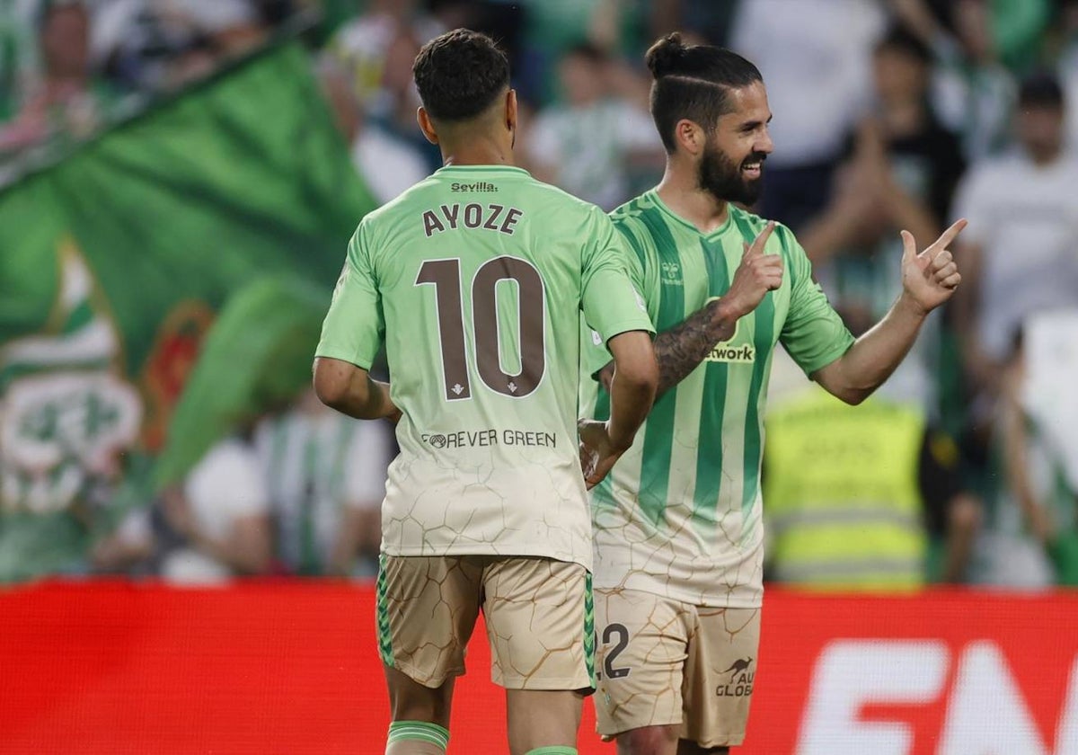Isco, en plena celebración junto a Ayoze