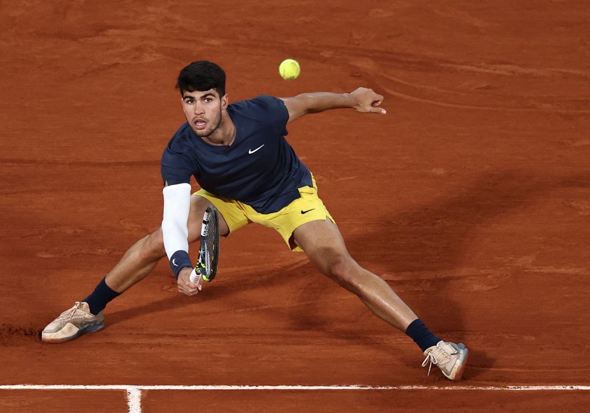 Carlos Alcaraz - Felix Auger-Aliassime, en directo: última hora del partido de Roland Garros hoy