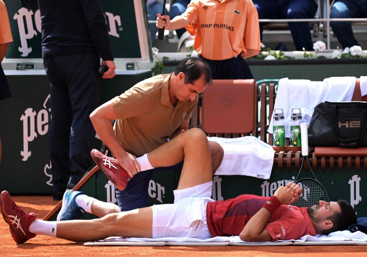 Djokovic, atendido durante su partido ante Cerúndolo