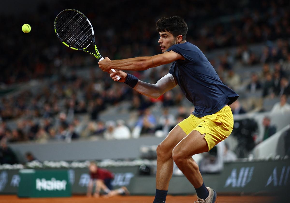 Carlos Alcaraz - Jannik Sinner: horario, canal de televisión y dónde ver online el partido de semifinal de Roland Garros hoy