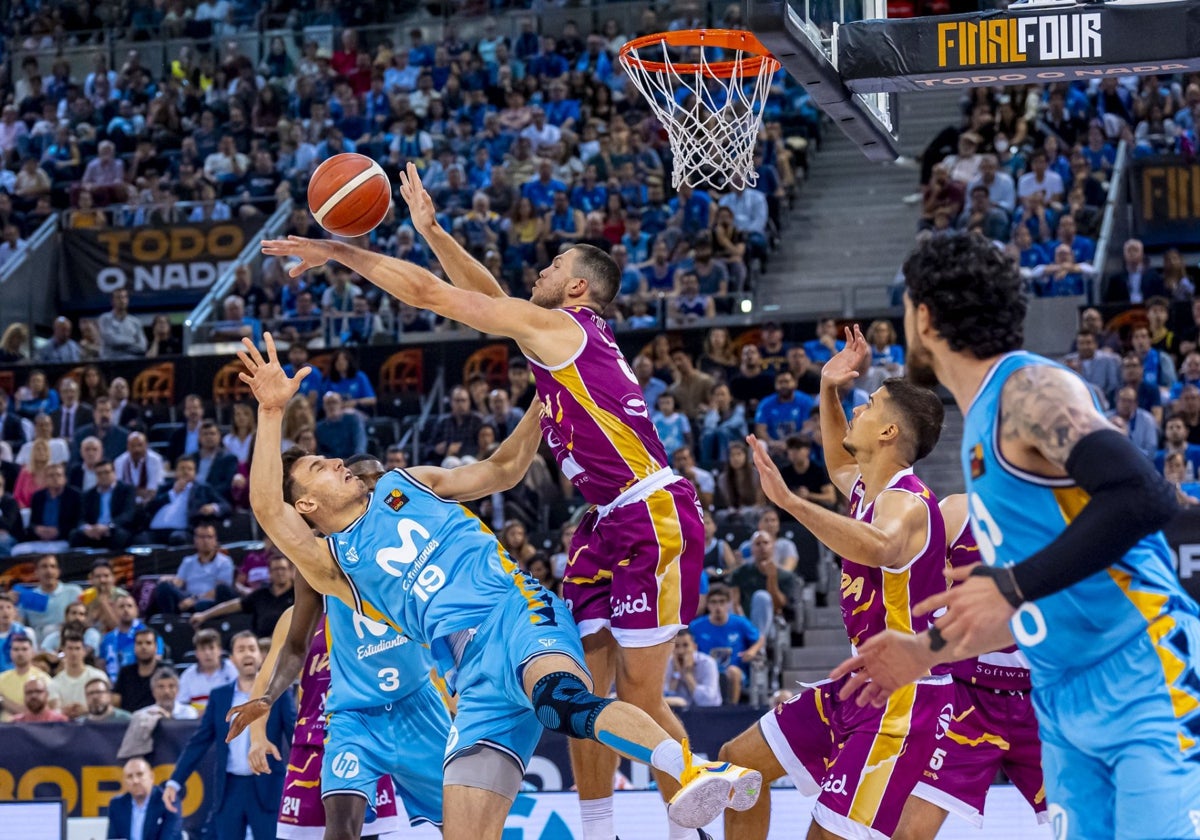 El Lleida vuelve a la ACB tras arrasar al Estudiantes, que seguirá un año  más en LEB Oro