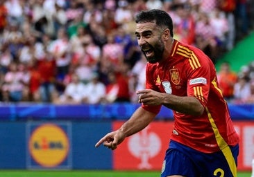 Carvajal marca con España diez años después: «Es un gol de 'killer'»