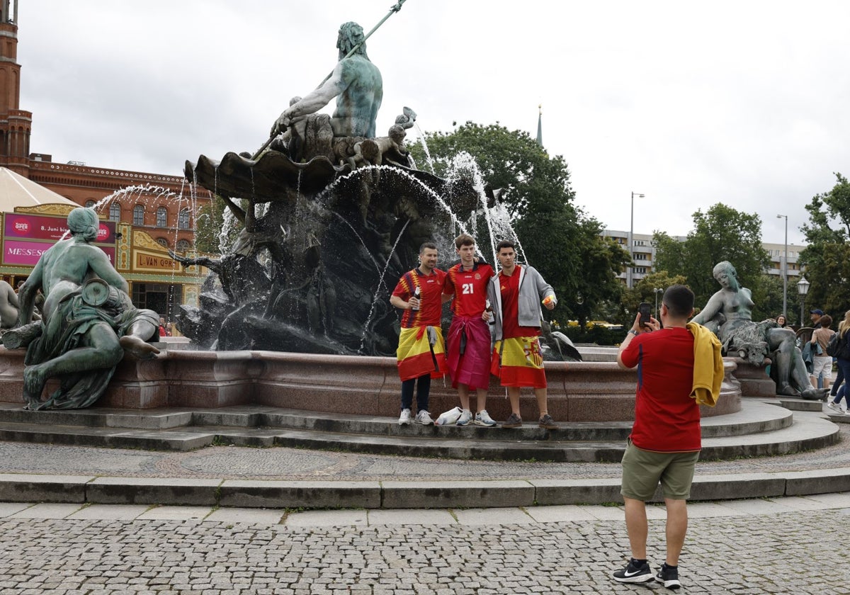 Aficionados españoles en Berlín en la previa del partido