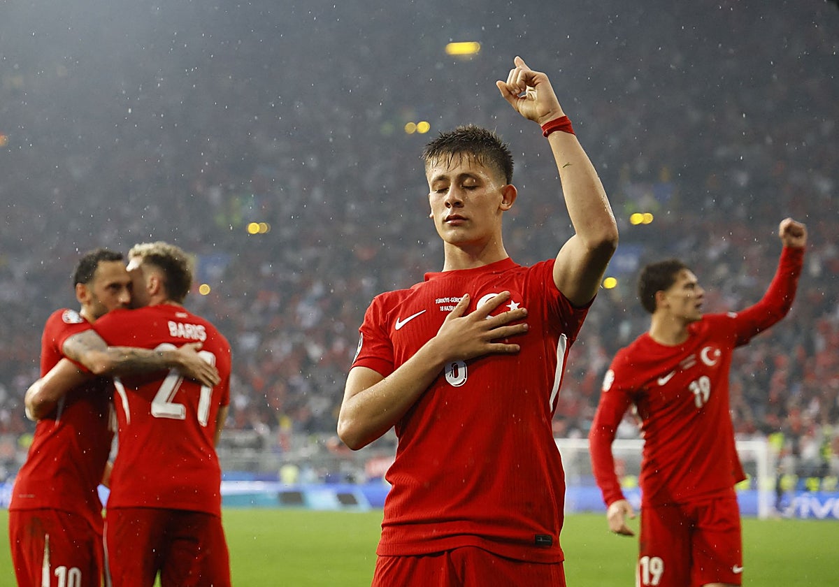 Arda Güler celebra su gol a Georgia