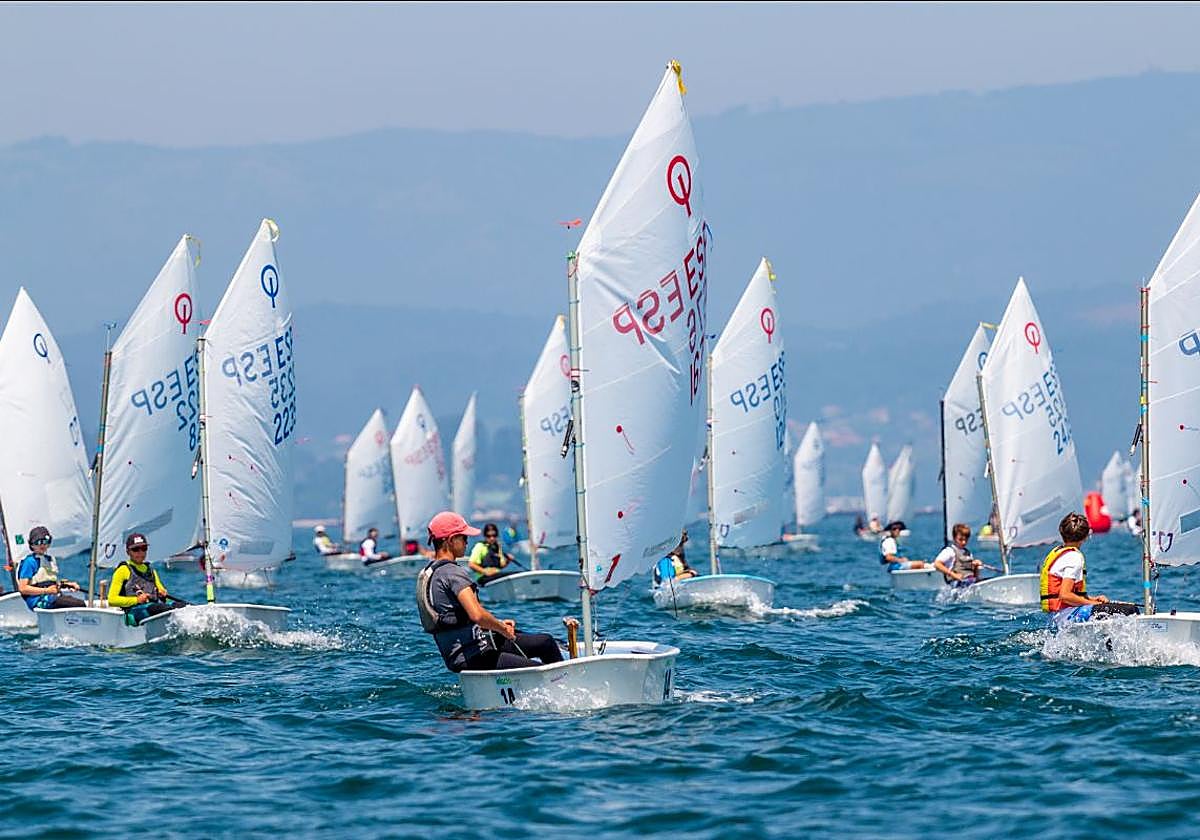 La Semana Gallega de la Vela reunirá en Vilagarcía de Arousa a más de dos centenares de regatistas
