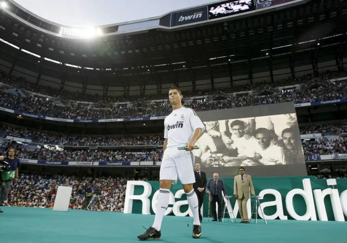 La de Cristiano fue la madre de todas las presentaciones de un  futbolista... con espontáneos incluidos