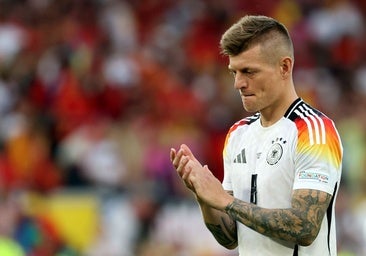 España jubila a Toni Kroos, que dice adiós al fútbol