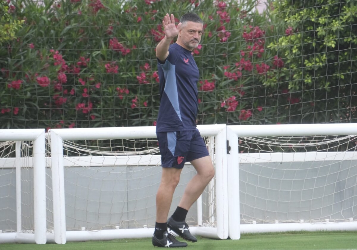 Xavi García Pimienta, in the sports city of Sevilla FC