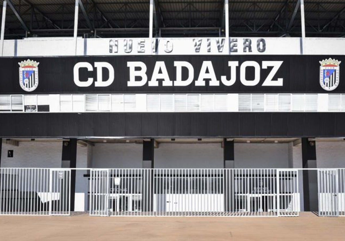 El Badajoz pagará los 208.000 euros que pide la RFEF para poder ocupar la  vacante del Ursaria en Segunda Federación