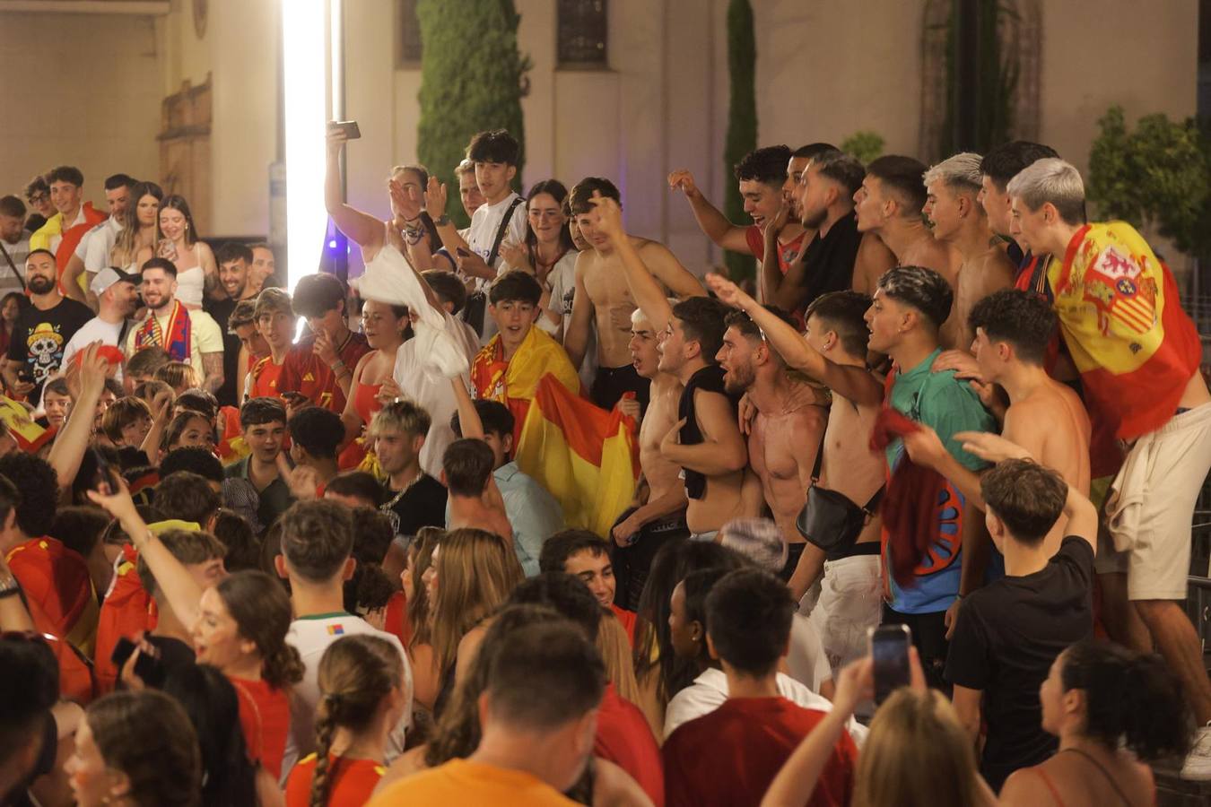 Puerta Jerez ha sido el punto de encuentro para celebrar la victoria de la selección española